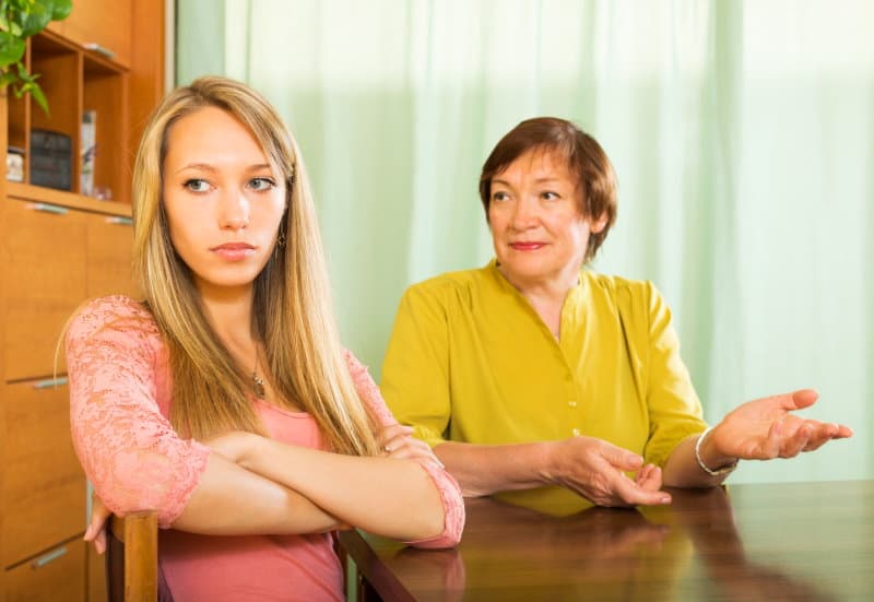 How to Deal with Your Narcissistic Mother as an Adult